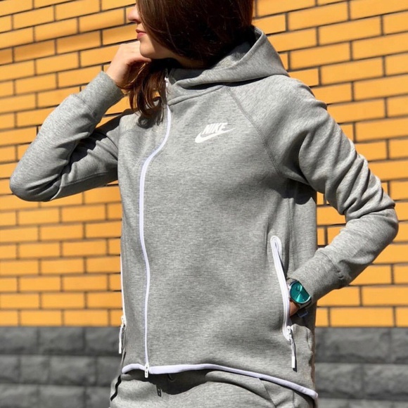 nike sportswear tech fleece women's cape